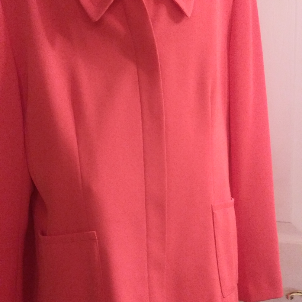 Suit - Picture 2 of 6